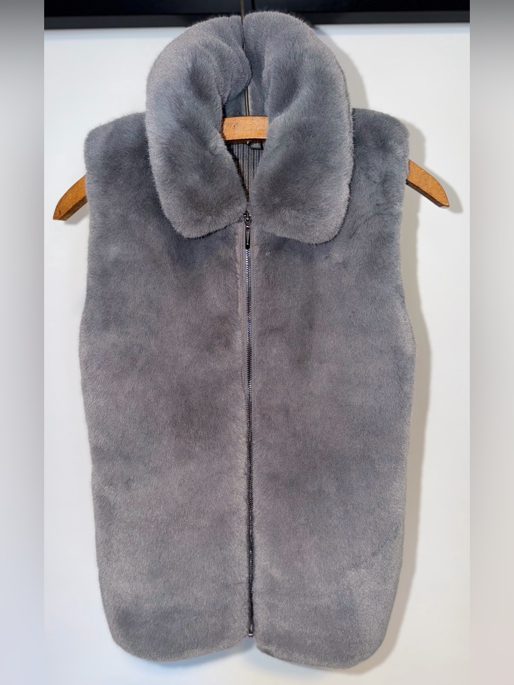White House Black Market Gray Faux Fur Zip Vest